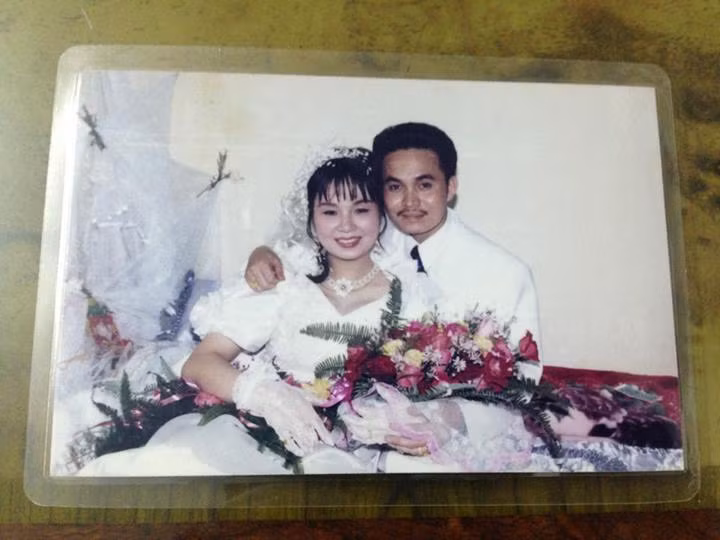 Xuân Hinh khoe ảnh "kỷ niệm ngày cưới".
