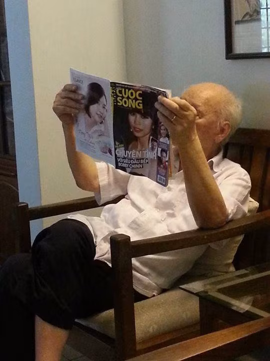 Hà Anh lần đầu tiên khoe ảnh ông bà nội nhân ngày Báo chí cách mạng Việt Nam 21/6 cùng lời tâm sự dài. Cô cho biết: "Ông tôi, nhà văn, nhà báo Vũ Tú Nam, nguyên Tổng thứ ký hội nhà văn Việt Nam. Ông bà tôi không những cống hiến cả tuổi trẻ, cuộc đời cho cách mạng, đất nước, trải qua những chiến đấu trong suốt hai cuộc chiến tranh với Mỹ và Pháp".