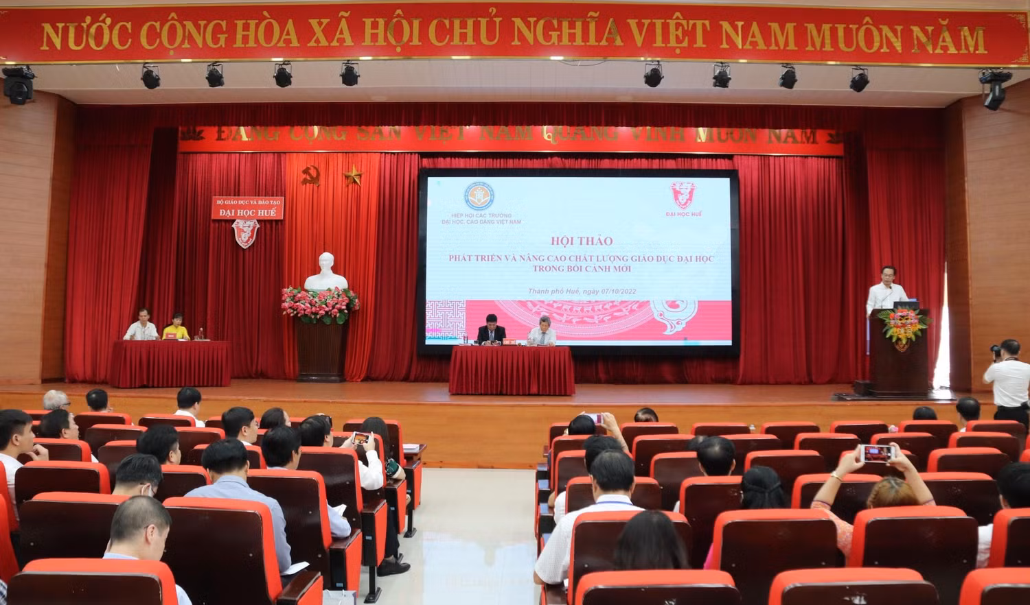 Toàn cảnh hội thảo. Toàn cảnh hội thảo.