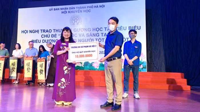 Trường Đại học Sư phạm Hà Nội 2 là một trong số các đơn vị được Hội Khuyến học thành phố Hà Nội vinh danh trong dịp này.