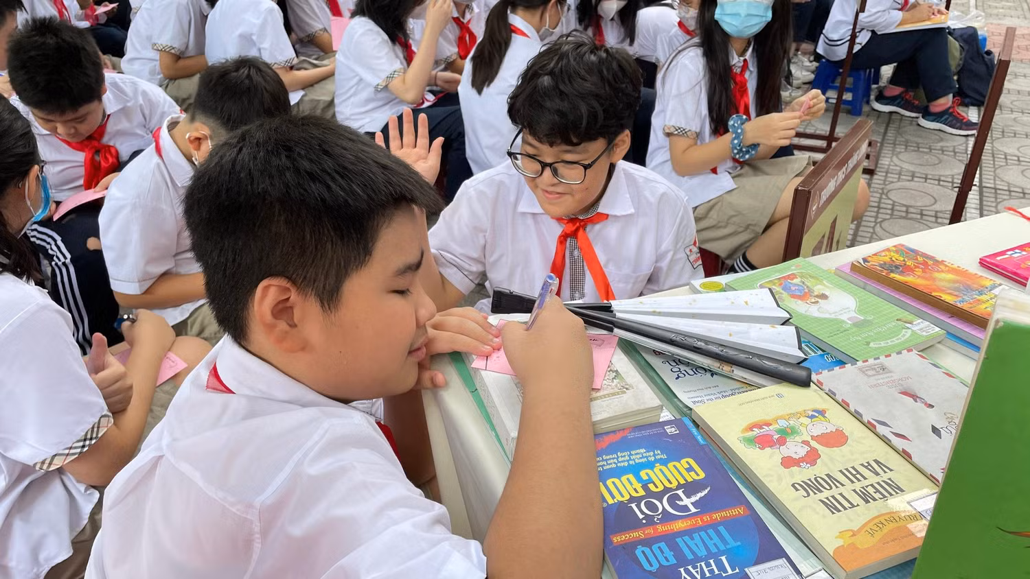 Mỗi học sinh đều hào hứng với hoạt động tập thể mang tên “Hành trình theo đuổi ước mơ”.