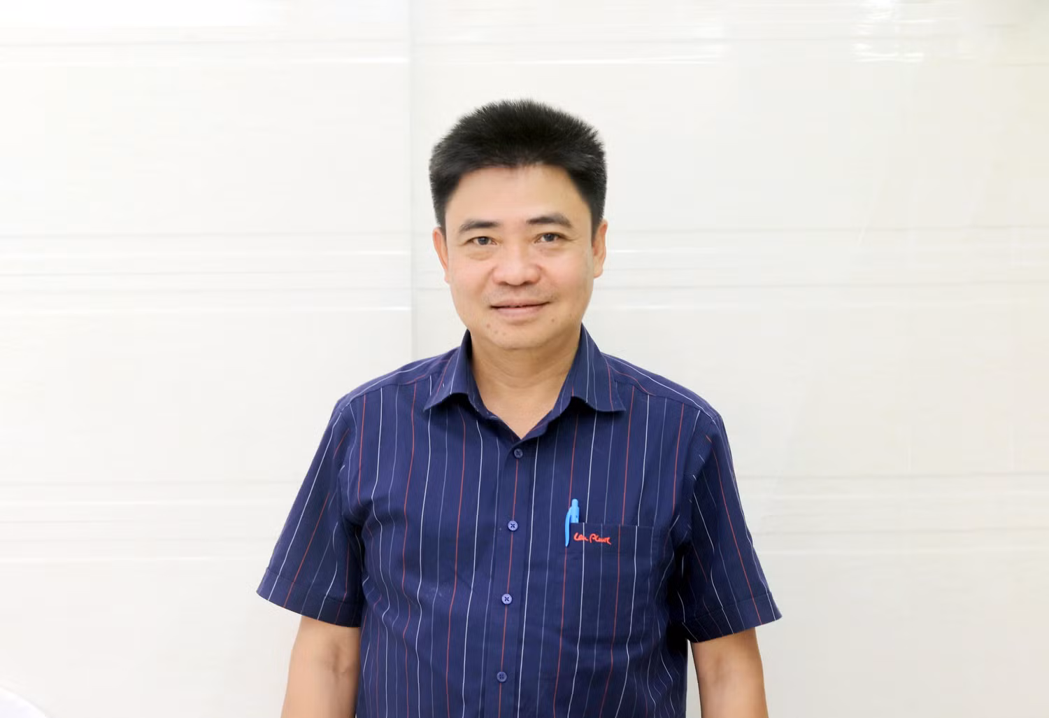 Phó Giáo sư, Tiến sĩ Lâm Nhân chỉ ra một số nguyên nhân khiến số lượng và tỉ lệ giáo sư, phó giáo sư trong các trường đại học công lập có chiều hướng giảm. (Ảnh: Mộc Trà).