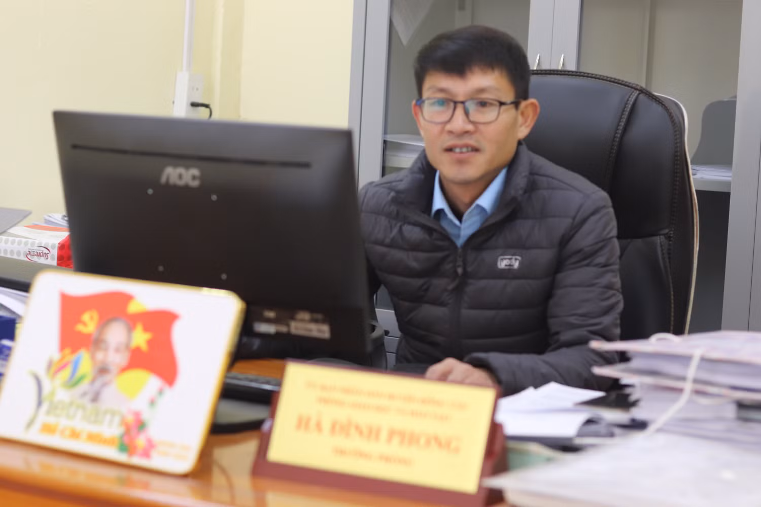 Ông Hà Đình Phong - Trưởng phòng Giáo dục và Đào tạo huyện Đồng Văn (Hà Giang). Ảnh: Mộc Trà. Ông Hà Đình Phong - Trưởng phòng Giáo dục và Đào tạo huyện Đồng Văn (Hà Giang). Ảnh: Mộc Trà.