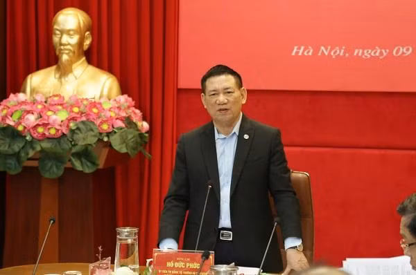 Bộ trưởng Bộ Tài chính Hồ Đức Phớc - Chủ tịch Hội đồng quản lý Bảo hiểm xã hội phát biểu tại kỳ họp.