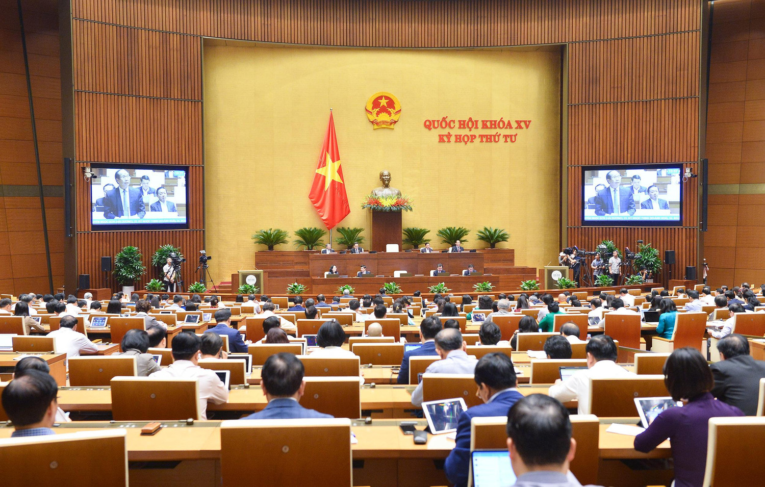 Toàn cảnh phiên chất vấn và trả lời chất vấn sáng ngày 4/11.