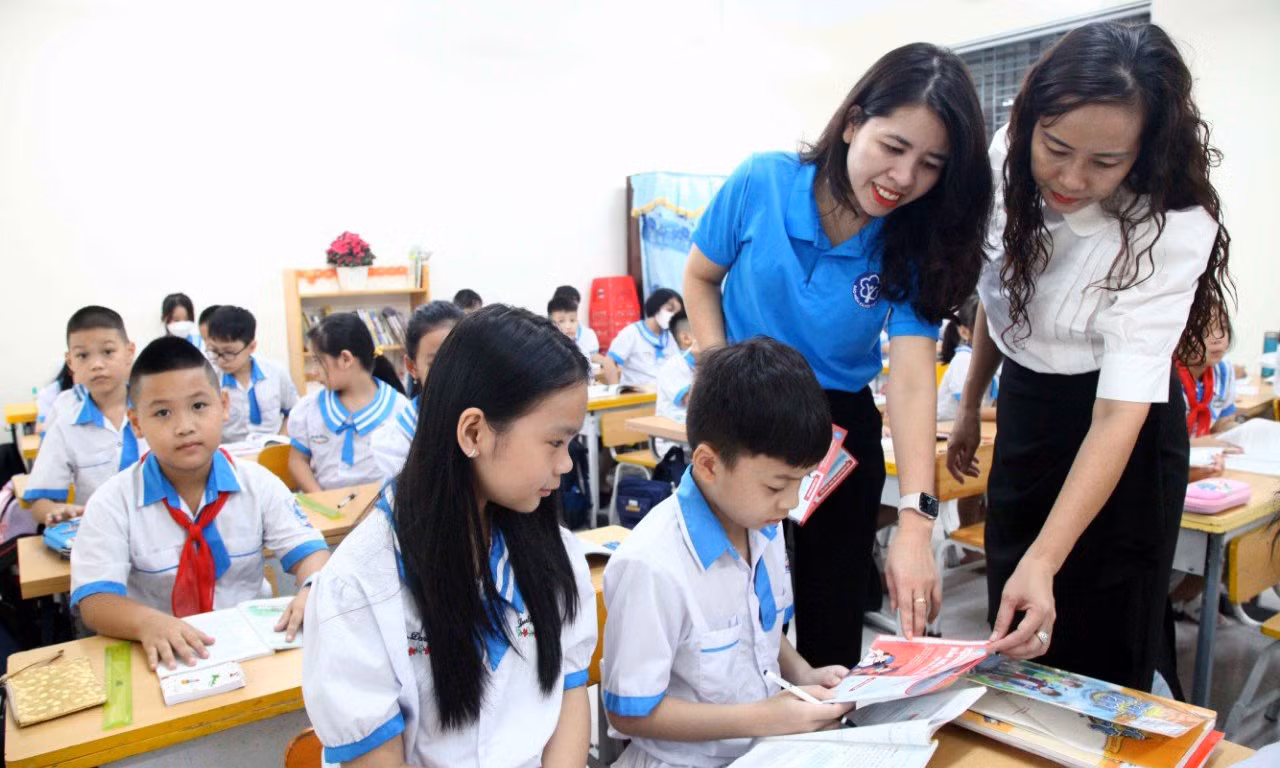 Tăng cường tuyên truyền chính sách bảo hiểm y tế học sinh trên địa bàn tỉnh Hà Tĩnh. Tăng cường tuyên truyền chính sách bảo hiểm y tế học sinh trên địa bàn tỉnh Hà Tĩnh.