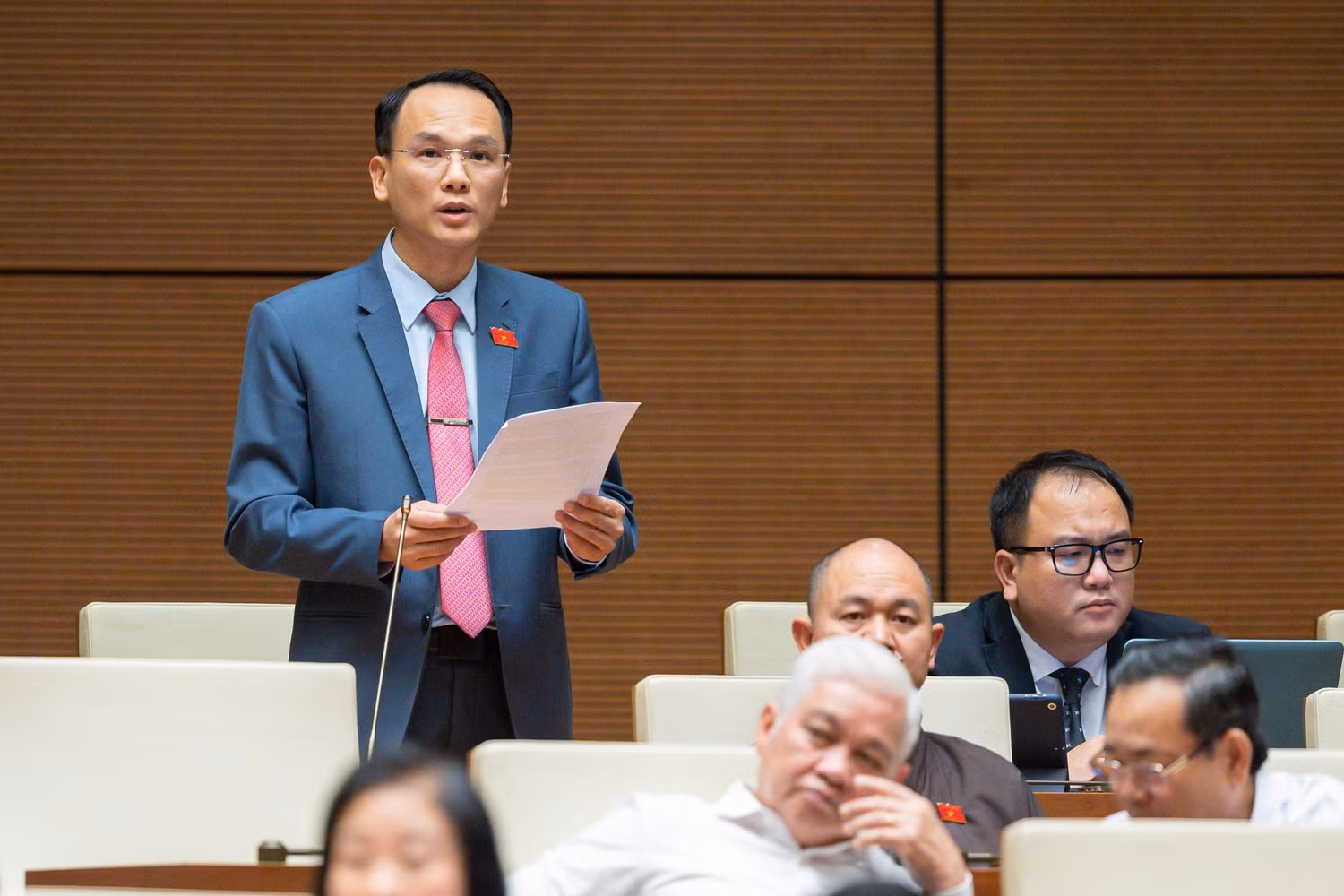 Đại biểu Lưu Bá Mạc - Đoàn Đại biểu Quốc hội tỉnh Lạng Sơn. .Ảnh: quochoi.vn. Đại biểu Lưu Bá Mạc - Đoàn Đại biểu Quốc hội tỉnh Lạng Sơn. .Ảnh: quochoi.vn.
