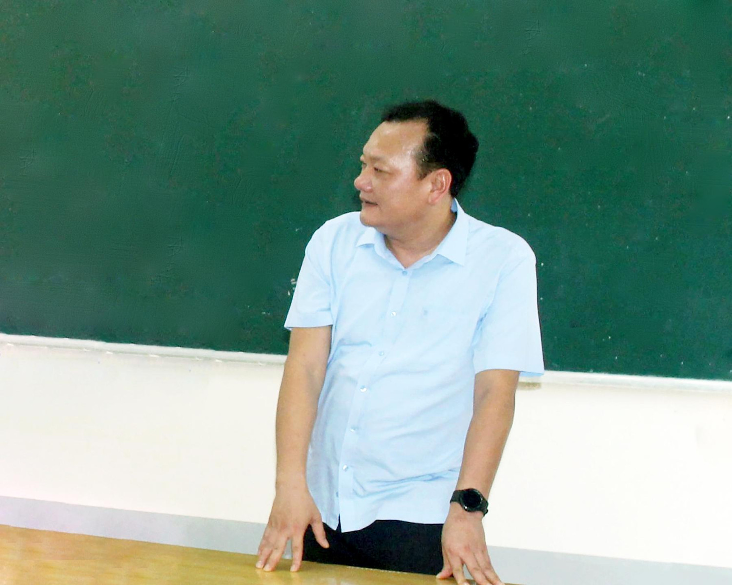 Ông Quàng Văn Lâm (Phó Giám đốc Sở Giáo dục và Đào tạo tỉnh Sơn La) thông tin về công tác triển khai xã hội hóa giáo dục trên địa bàn. (Ảnh: NVCC).