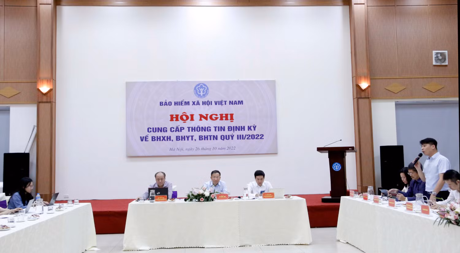 Tại hội nghị, đại diện Vụ trưởng Vụ Thanh tra - Kiểm tra (Bảo hiểm xã hội Việt Nam) )cũng trình bày báo cáo về “Kết quả công tác thanh tra, kiểm tra và thu hồi tiền chậm nộp bảo hiểm xã hội, bảo hiểm y tế, bảo hiểm thất nghiệp của ngành”. Tại hội nghị, đại diện Vụ trưởng Vụ Thanh tra - Kiểm tra (Bảo hiểm xã hội Việt Nam) )cũng trình bày báo cáo về “Kết quả công tác thanh tra, kiểm tra và thu hồi tiền chậm nộp bảo hiểm xã hội, bảo hiểm y tế, bảo hiểm thất nghiệp của ngành”.