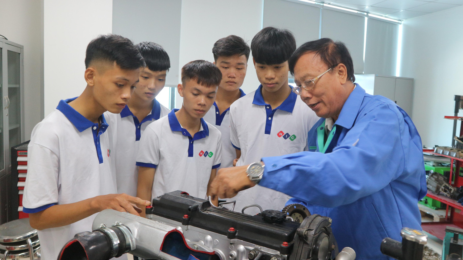 Nguyên nhân cơ bản của chậm di dời là nhiều trường ngại đi xa. Ảnh minh họa: Ngân Chi