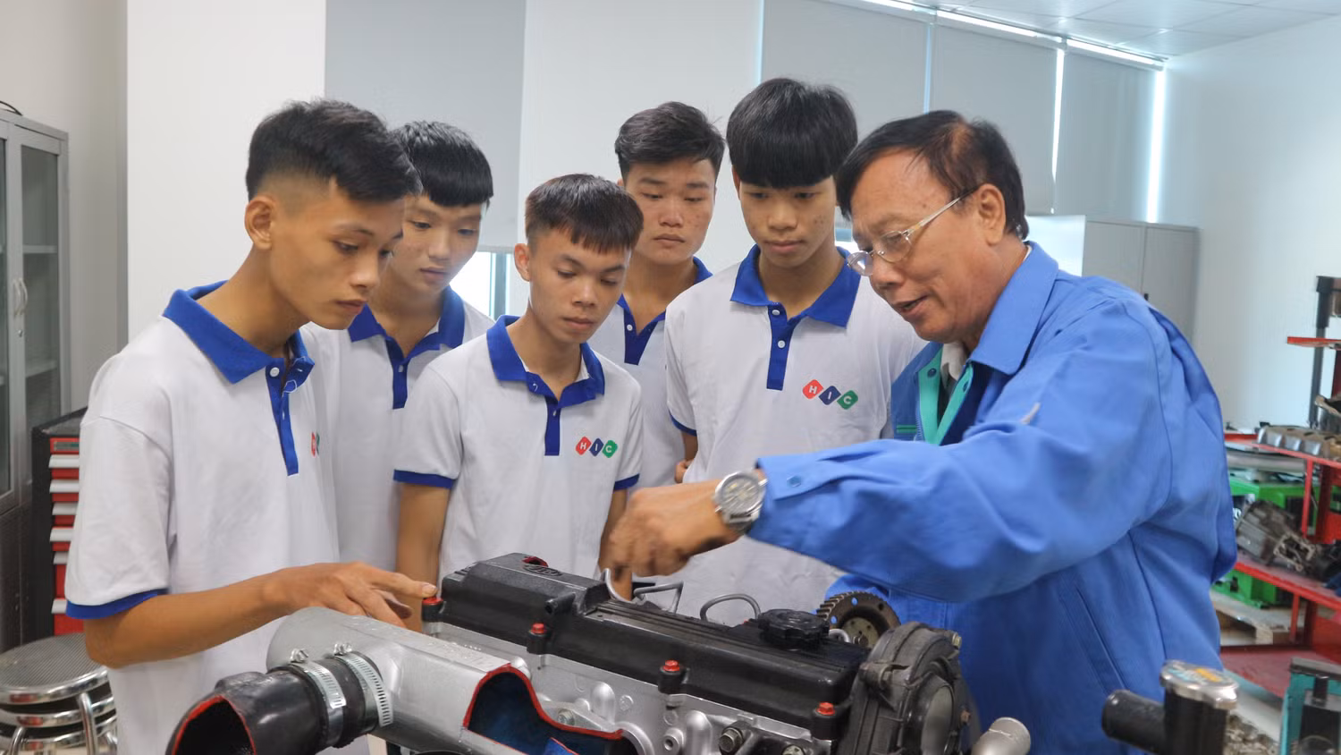 Nguyên nhân cơ bản của chậm di dời là nhiều trường ngại đi xa. Ảnh minh họa: Ngân Chi