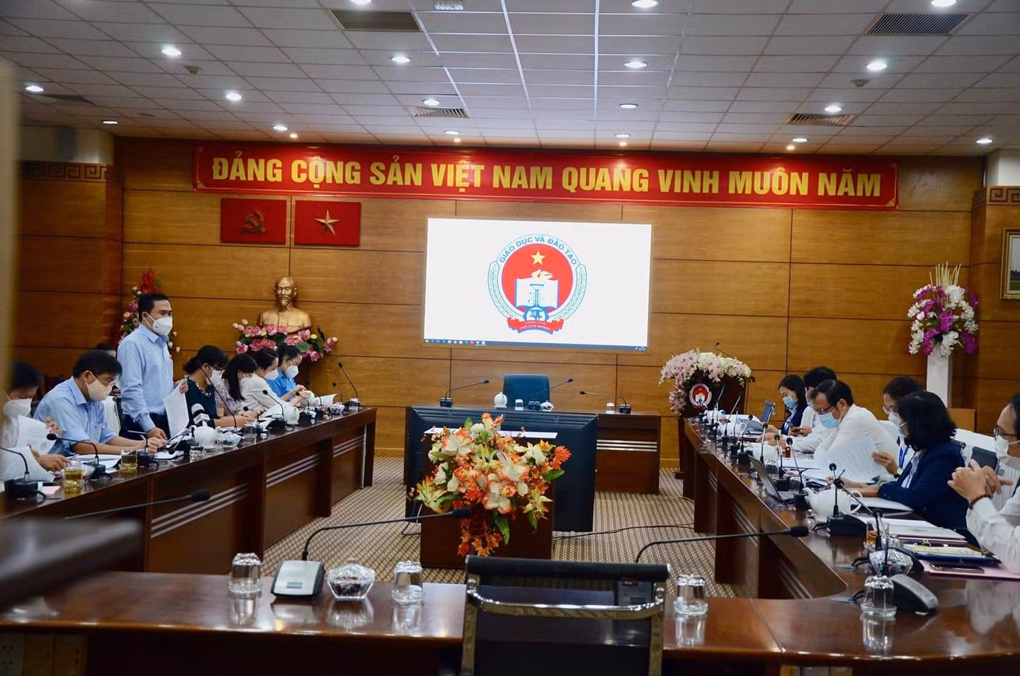Toàn cảnh buổi làm việc của Ban Văn hóa Xã hội với Sở Giáo dục và Đào tạo Thành phố Hồ Chí Minh (ảnh: P.L)