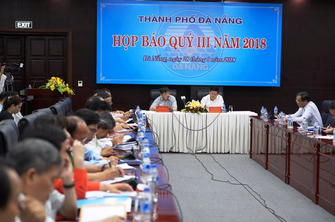 Tại buổi họp báo quý 3 ngày 28/9, lãnh đạo thành phố Đà Nẵng đã giải đáp nhiều vấn đề nóng của địa phương. Ảnh: AN