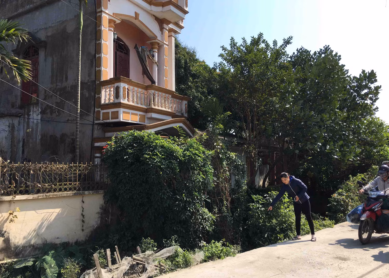 Hiện trường nơi công an nổ súng bắt bạc sau đó anh Liêm tử vong Hiện trường nơi công an nổ súng bắt bạc sau đó anh Liêm tử vong