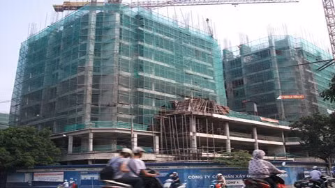 4. Dự án chung cư B4 Kim Liên tại đường Phạm Ngọc Thạch – Đống Đa – Hà Nội Dự kiến hoàn thành 2010. Chủ đầu tư: Công ty cổ phần xây dựng Sông Hồng Incomex.