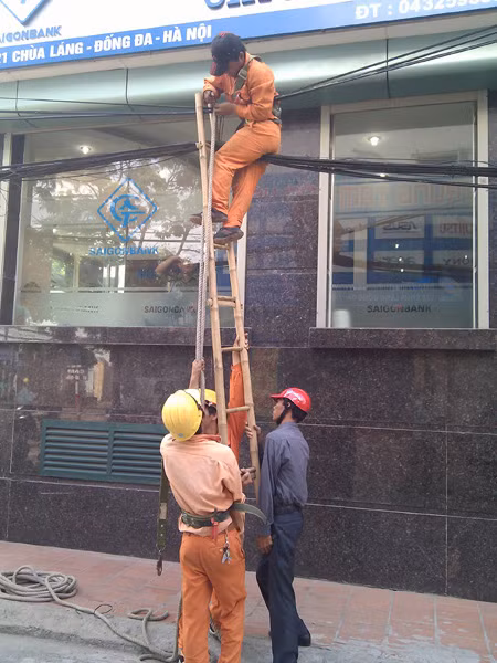 "Ba cây" chụm lại. "Ba cây" chụm lại.