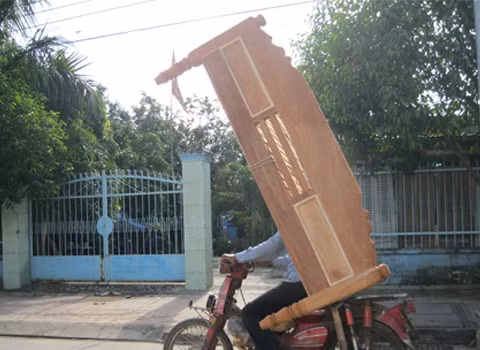 Chụp ở đường Lê Hồng Phong, Bình Dương. Ảnh: Nguyen Huu Lan.