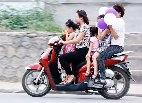 Chụp trên đường Nguyễn Khoái - Hà Nội. Ảnh: Hoàng Xuân Khánh.
