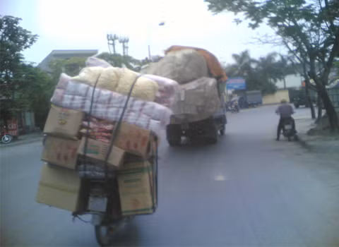 Chụp tại đường vòng cầu Niệm - Hải Phòng. Ảnh: Nguyễn Phụng Hoàng.