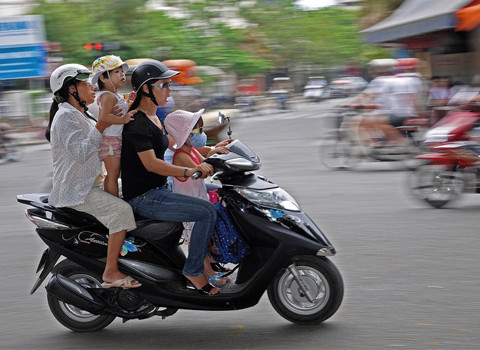 Trên đường Phố Huế. Ảnh: Hoàng Công Minh. Trên đường Phố Huế. Ảnh: Hoàng Công Minh.