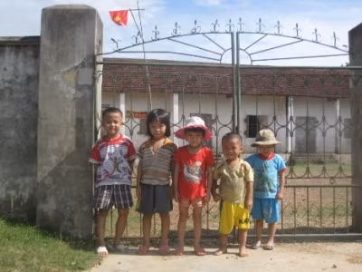 Để trường không thành cái "chuồng trâu" thì phải giải thể và sáp nhập ảnh 2 Để trường không thành cái "chuồng trâu" thì phải giải thể và sáp nhập ảnh 2