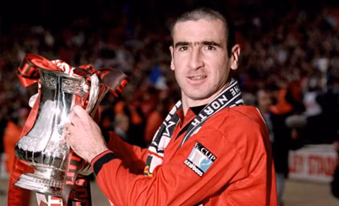 Và bất chấp tai tiếng bạo lực, King Eric vẫn trở thành một tượng đài tại Old Trafford