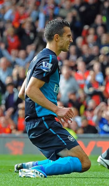 Robin Van Persie e là cũng không ở lại Emirates lâu, vì anh là người Hà Lan.