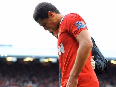 Chicharito phải rời sân mà không có được 90 phút trọn vẹn