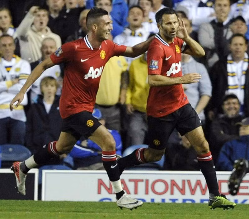 Và Giggs kết thúc trận đấu ngay trước khi hai đội nghỉ giải lao