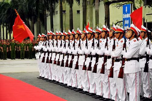 Để có lễ khai giảng chỉnh chu và long trọng này, sinh viên của trường đã có buổi tổng duyệt từ hôm trước.