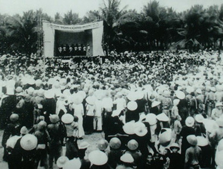 Vào ngày 2-9-1945, theo đúng kế hoạch, toàn bộ diễn biến buổi lễ khai sinh ra nước Việt Nam Dân chủ Cộng hòa sẽ được truyền thanh trực tiếp vào Nam Bộ. Do lý do kỹ thuật, kế hoạch này không thể thực hiện được. Dù không được tận mắt nhìn Bác Hồ đọc Tuyên ngôn độc lập, người dân Nam bộ vẫn thực hiện vẹn nguyên lời thề của Bản tuyên ngôn độc lập.