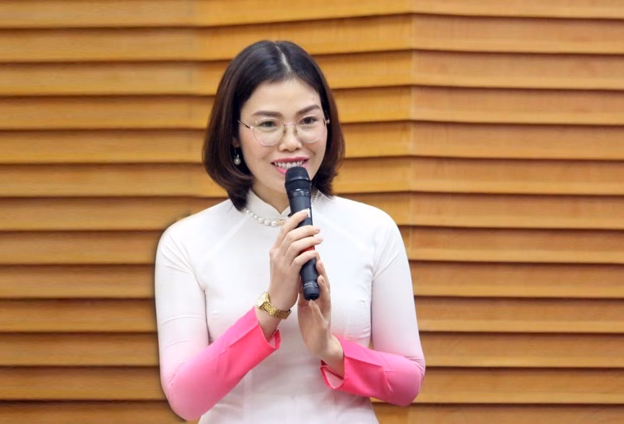 Cô Phạm Thị Hệ Ngân - Giáo viên dạy lớp 5 Trường Tiểu học Thanh Xuân Trung (quận Thanh Xuân, Hà Nội) tham gia dự thi “Nhà giáo Hà Nội tâm huyết, sáng tạo” lần thứ 5 năm học 2020 – 2021. Ảnh: NVCC. Cô Phạm Thị Hệ Ngân - Giáo viên dạy lớp 5 Trường Tiểu học Thanh Xuân Trung (quận Thanh Xuân, Hà Nội) tham gia dự thi “Nhà giáo Hà Nội tâm huyết, sáng tạo” lần thứ 5 năm học 2020 – 2021. Ảnh: NVCC.