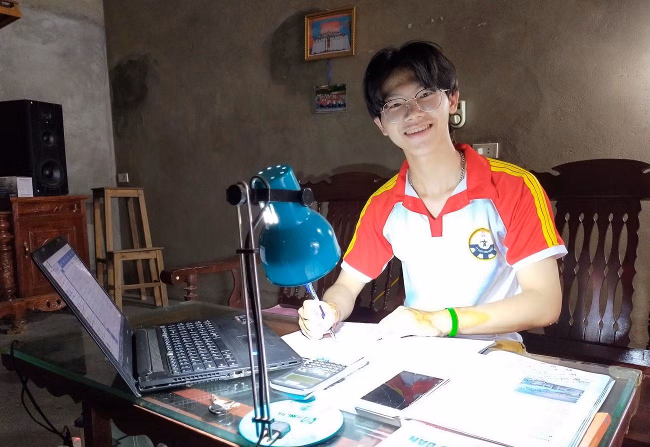 Chung mong muốn sau khi tốt nghiệp được làm việc tại các công ty của nước ngoài để có cơ hội rèn luyện nghề. Ảnh: NVCC. Chung mong muốn sau khi tốt nghiệp được làm việc tại các công ty của nước ngoài để có cơ hội rèn luyện nghề. Ảnh: NVCC.
