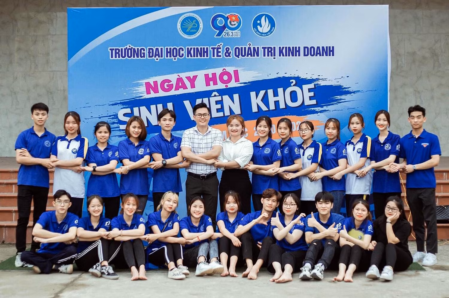 Em Vũ Thị Thúy Quỳnh và các bạn cùng lớp năm thứ 2, K17 Kế toán của Trường Đại học Kinh tế và Quản trị kinh doanh (Đại học Thái Nguyên). Ảnh: NVCC. Em Vũ Thị Thúy Quỳnh và các bạn cùng lớp năm thứ 2, K17 Kế toán của Trường Đại học Kinh tế và Quản trị kinh doanh (Đại học Thái Nguyên). Ảnh: NVCC.