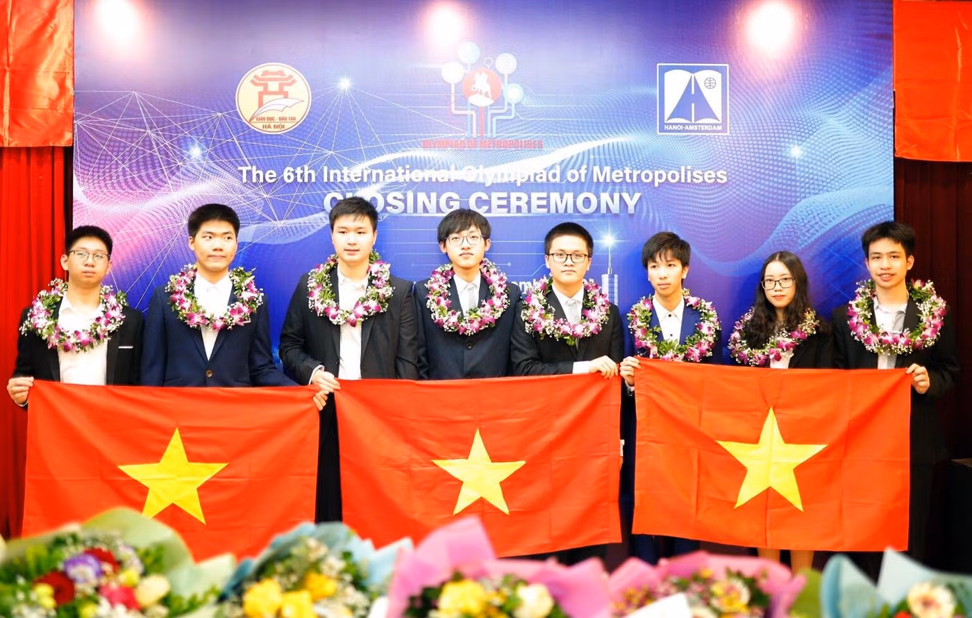 Các em học sinh Trường Trung học phổ thông chuyên Hà Nội - Amsterdam tham dự Cuộc thi Olympic quốc tế IOM lần thứ VI. Ảnh: NVCC. Các em học sinh Trường Trung học phổ thông chuyên Hà Nội - Amsterdam tham dự Cuộc thi Olympic quốc tế IOM lần thứ VI. Ảnh: NVCC.