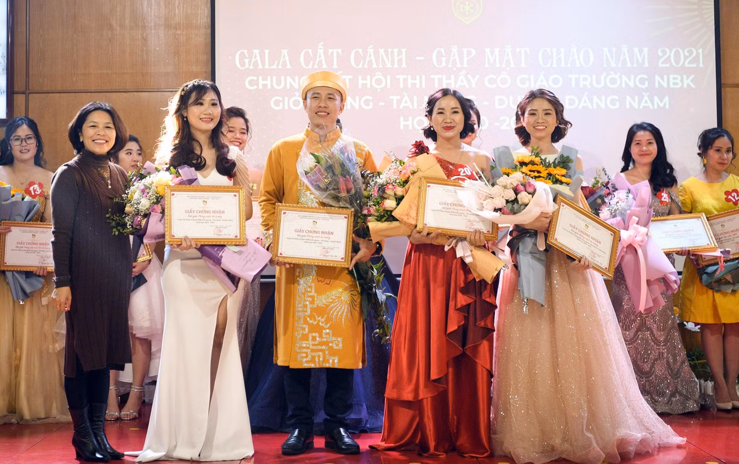 Đây là sân chơi dành cho các thầy cô giáo, cán bộ công nhân viên trong nhà trường. Ảnh: Trường NBK.