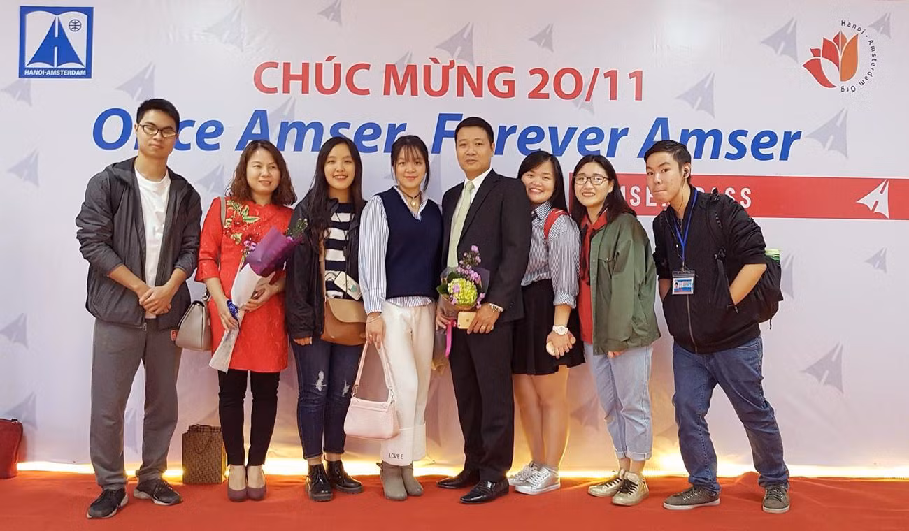 "Đôi khi tôi cũng có nghe vài phụ huynh hoặc đâu có em nói đây là môn phụ không cần học, nghe vậy tôi cũng cảm thấy chạnh lòng, buồn nhưng rồi việc đó cũng thoảng qua". Ảnh: Nhân vật cung cấp. "Đôi khi tôi cũng có nghe vài phụ huynh hoặc đâu có em nói đây là môn phụ không cần học, nghe vậy tôi cũng cảm thấy chạnh lòng, buồn nhưng rồi việc đó cũng thoảng qua". Ảnh: Nhân vật cung cấp.
