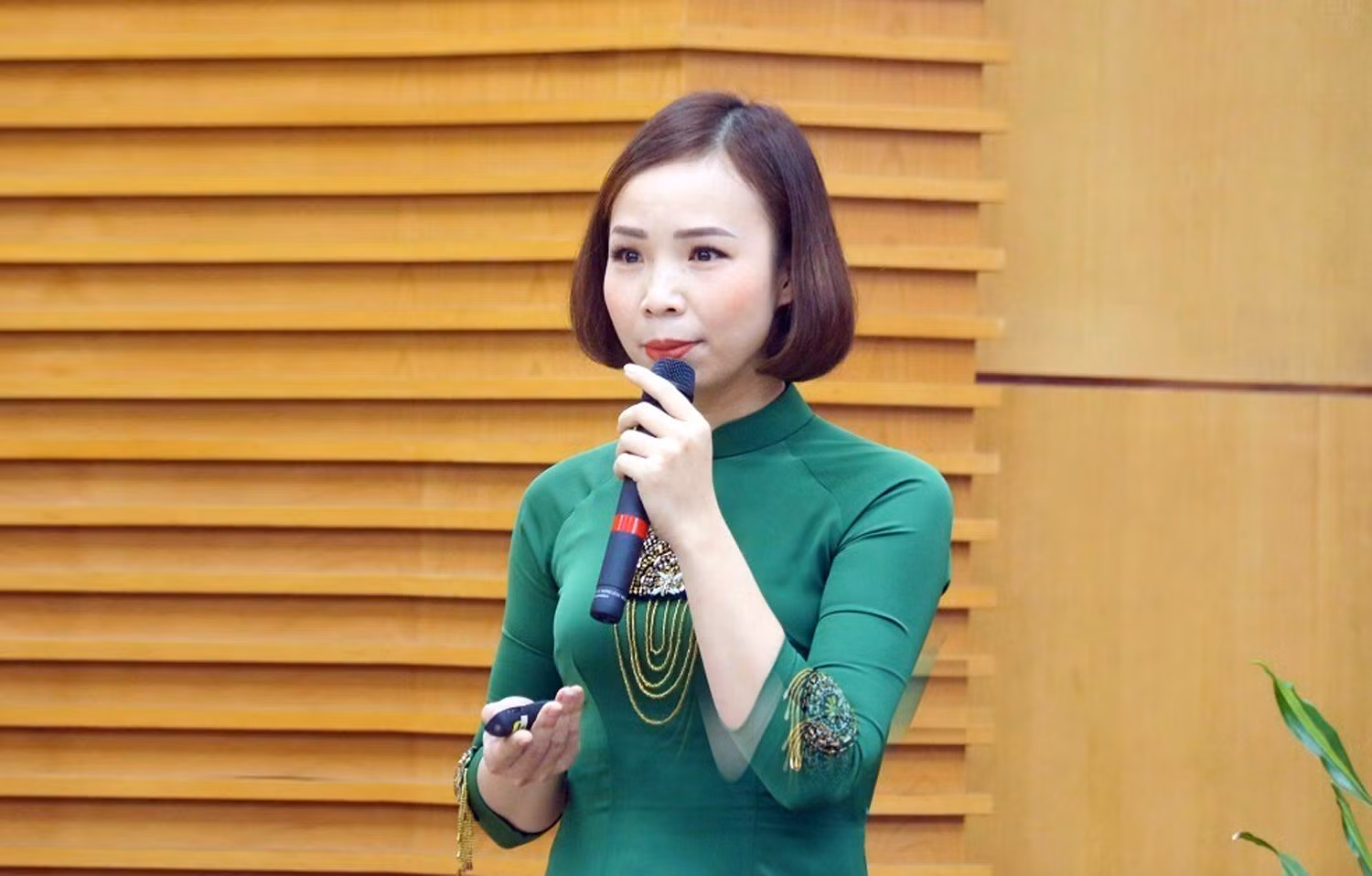 Cô Nguyễn Phương Thảo - Giáo viên Trường tiểu học Vĩnh Hưng (quận Hoàng Mai, Hà Nội) tham gia dự thi “Nhà giáo Hà Nội tâm huyết, sáng tạo” lần thứ 5 năm học 2020 – 2021. Ảnh: NVCC.