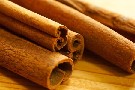 Cây quế có tác dụng làm giảm mức độ cholestrol xấu. Cây quế có tác dụng làm giảm mức độ cholestrol xấu.