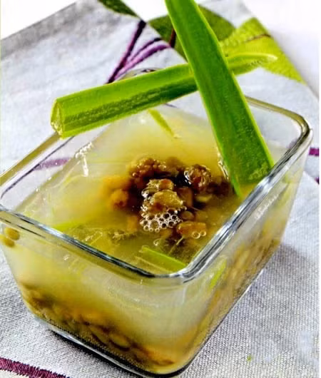 Không nên đắp mặt nạ nha đam thường xuyên, tốt nhất chỉ nên đắp 2-3 lần/tuần.