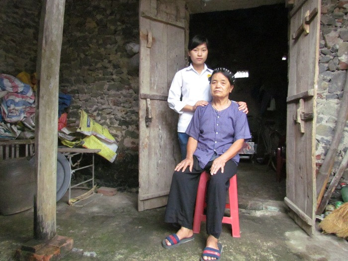 Nga và bà nội