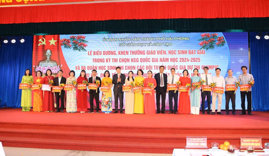 khen-thuong-2.jpeg