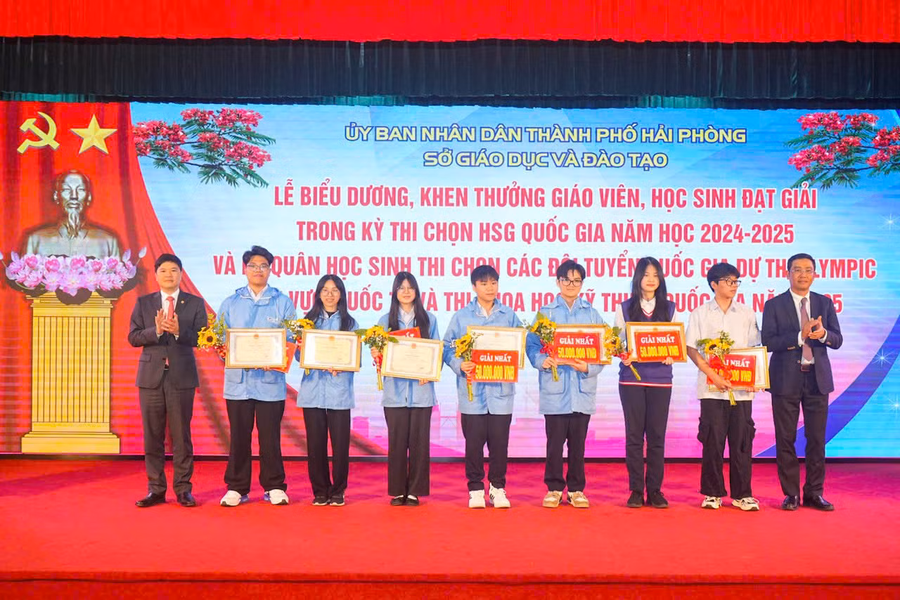 khen-thuong-1.jpeg