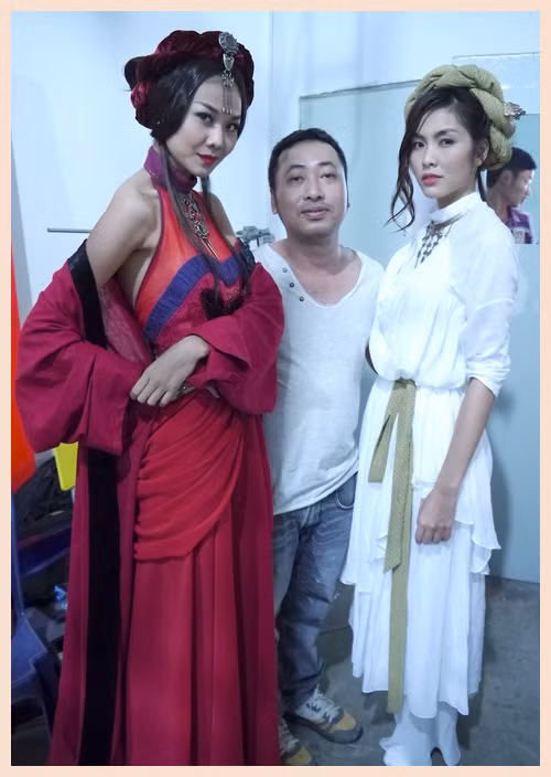 Thanh Hằng vào vai tú bà Kiều Thị. Sở hữu bề ngoài xinh đẹp, quyến rũ nhưng tú bà này lại lòng dạ độc ác khó tin. Dưới tay Kiều Thị là vô số kỹ nữ có thể quyến rũ đàn ông bằng nhan sắc và sự ngọt ngào nhưng khi cần thì cũng có thể vung gươm múa kém chẳng thua hào kiệt nào. Vai diễn của Tăng Thanh Hà vẫn chưa được tiết lộ nhiều. Nhưng với bộ trang phục kín cổng cao tường này, nhiều người phỏng đoán cô sẽ vào vai con gái nhà lành chứ không thể gia nhập đội quân kỹ nữ của Kiều Thi. Mỹ nhân kế là bộ phim đầu tiên Hà Tăng tham gia sau Cánh đồng bất tận nên cô kỳ vọng khá nhiều vào vai diễn này. Sau khi phim đóng máy, Hà Tăng sẽ bắt tay chuẩn bị cho lễ cưới tổ chức vào cuối năm của mình.