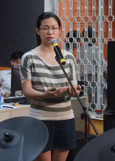 "Nếu đi theo con đường nghệ thuật chuyên nghiệp thì cuộc sống của tôi sẽ thay đổi hoàn toàn. Đối với tôi, việc theo đuổi con đường chuyên nghiệp ngoài tài năng còn cần có tố chất nữa. Yếu tố này mẹ tôi hay gọi là tính nghệ sĩ. Tôi thì không hoàn toàn có nó nên nghĩ là, tốt nhất mình vẫn giữ đam mê công việc khoa học, nhưng vẫn nuôi ngọn lửa đam mê khám phá thể loại nhạc kịch", Hương Thảo chia sẻ sau khi về nhì tại VietNam's Got Talent.