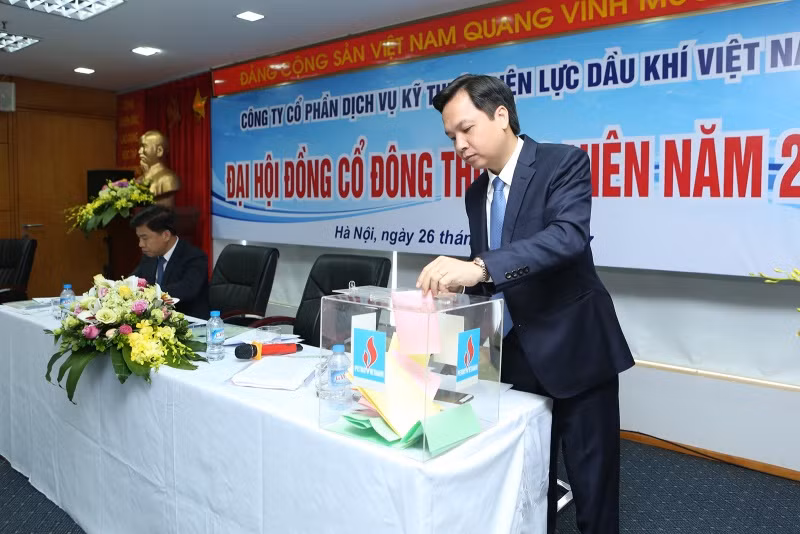Bỏ phiếu thông qua các nội dung đại hội - ảnh nguồn Tập đoàn Dầu Khí.