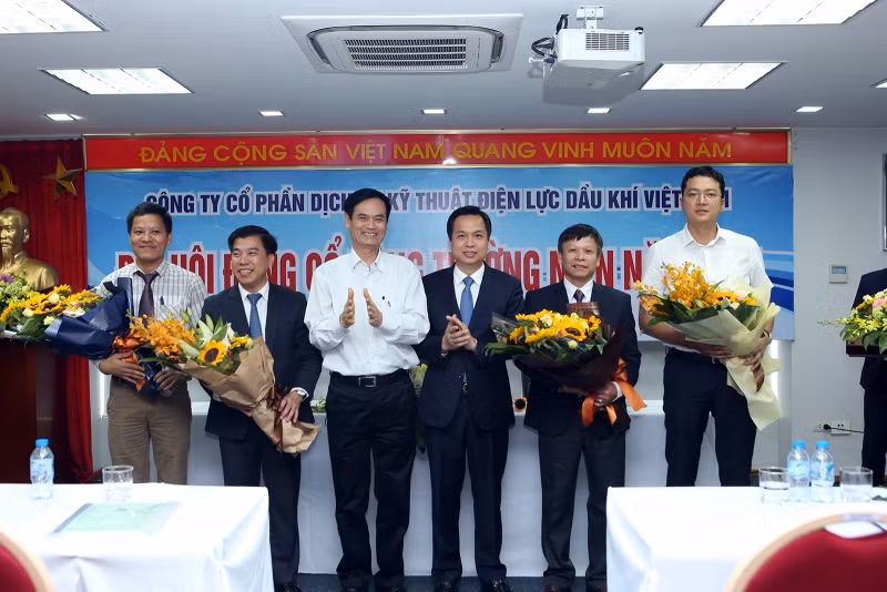 Hội đồng Quản trị Công ty Cổ phần Dịch vụ Kỹ thuật Điện lực Dầu khí nhiệm kỳ 2017-2022 ra mắt - ảnh nguồn Tập đoàn Dầu khí.