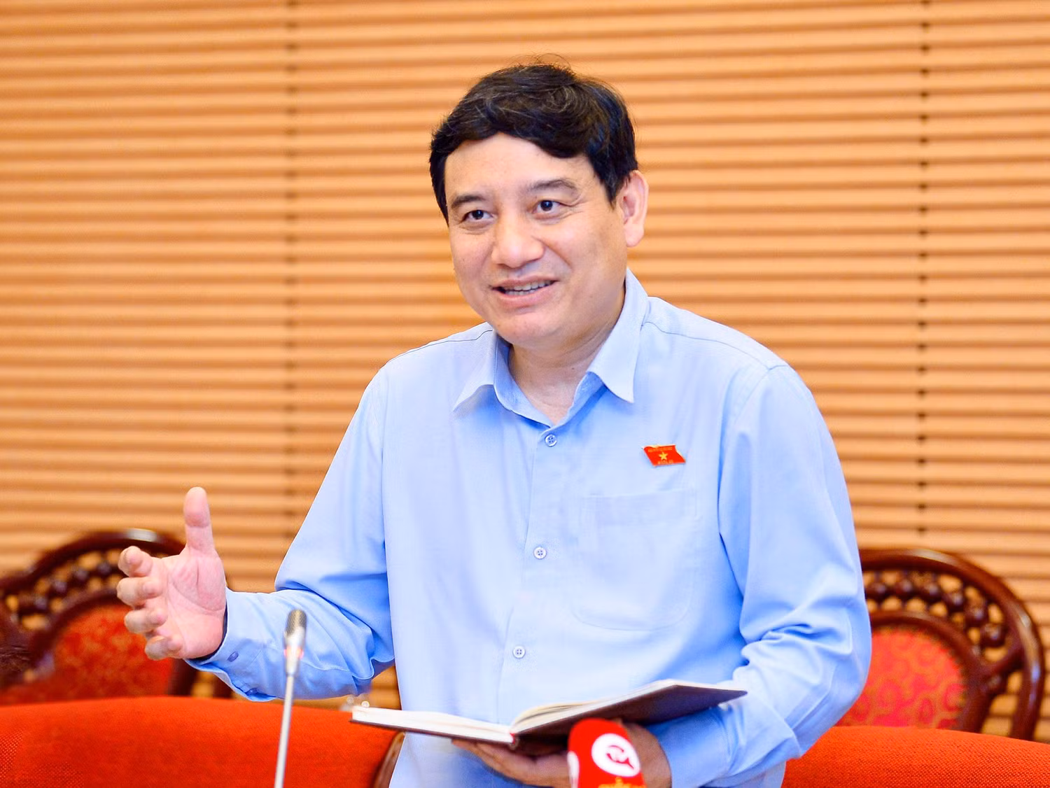 Chủ nhiệm Ủy ban Văn hóa, Giáo dục Nguyễn Đắc Vinh phát biểu kết thúc cuộc họp. Ảnh: quochoi.vn Chủ nhiệm Ủy ban Văn hóa, Giáo dục Nguyễn Đắc Vinh phát biểu kết thúc cuộc họp. Ảnh: quochoi.vn