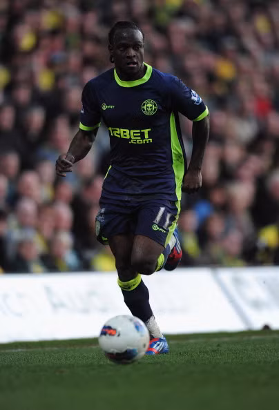 Chủ tịch CLB Wigan, Dave Whelan cho biết nếu Chelsea chịu chi 8 triệu bảng kèm những điều khoản phụ hấp dẫn thì Wigan sẽ đồng ý bán cầu thủ 21 tuổi, Victor Moses.