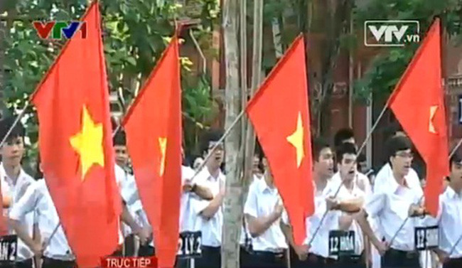 Bộ Giáo dục yêu cầu báo cáo việc duy trì hát quốc ca trong nhà trường (Ảnh minh họa: VTV) Bộ Giáo dục yêu cầu báo cáo việc duy trì hát quốc ca trong nhà trường (Ảnh minh họa: VTV)